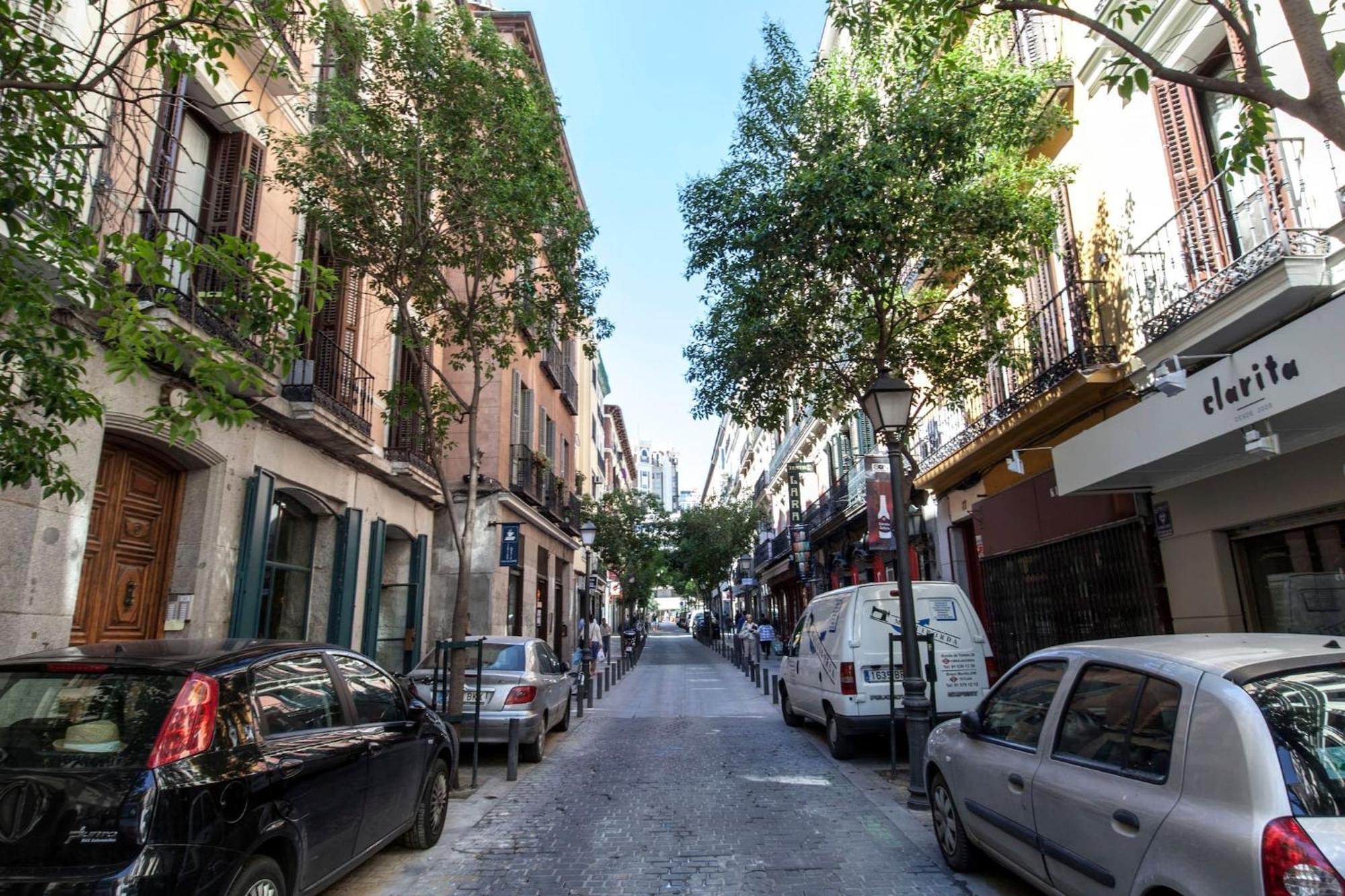 Apartamentos Day Madrid San Antonio Centro Gran Via Sol Malasana Екстериор снимка