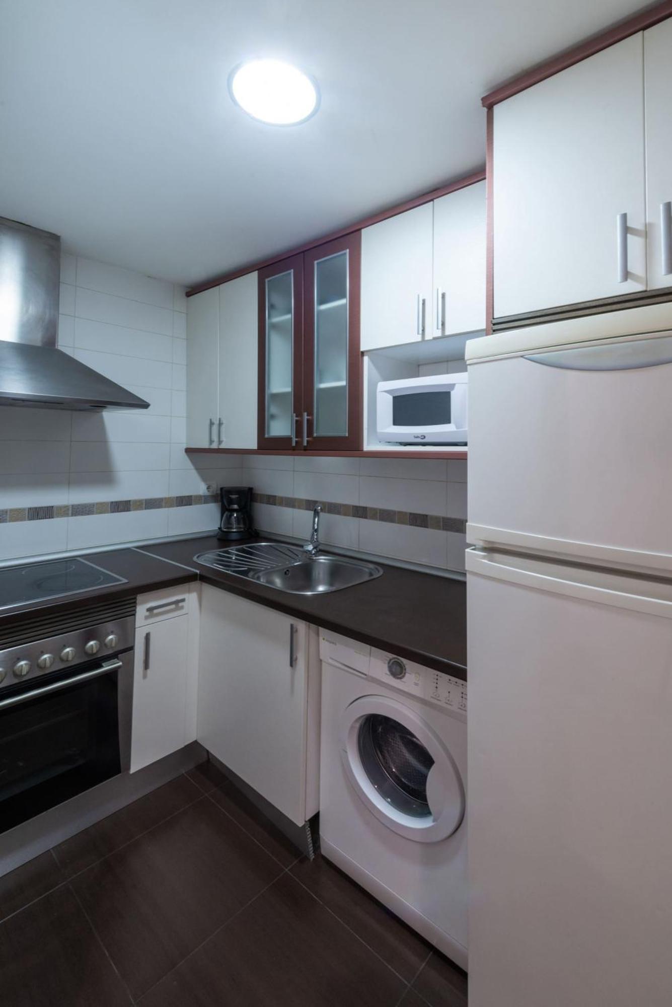 Apartamentos Day Madrid San Antonio Centro Gran Via Sol Malasana Екстериор снимка