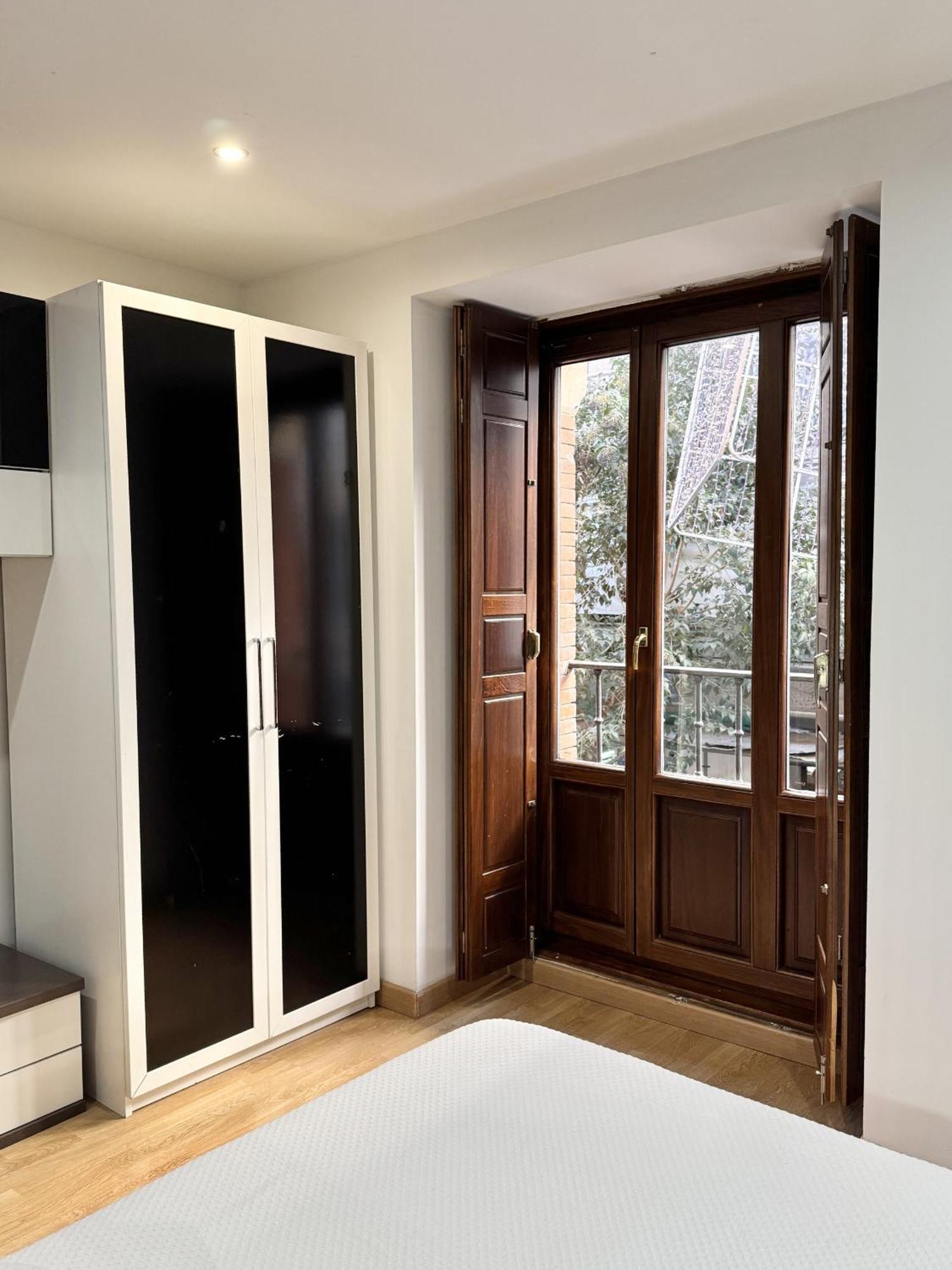Apartamentos Day Madrid San Antonio Centro Gran Via Sol Malasana Екстериор снимка
