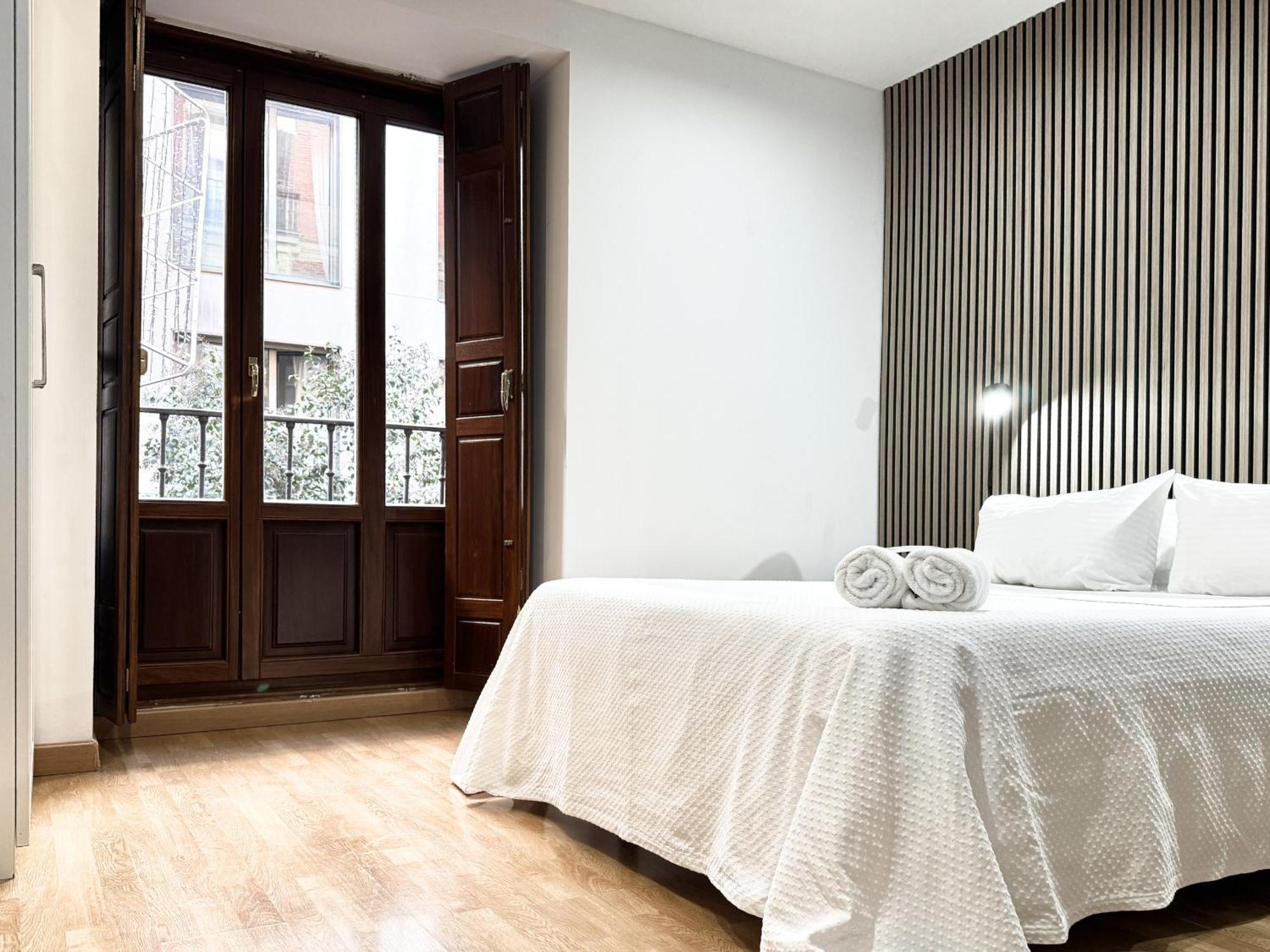 Apartamentos Day Madrid San Antonio Centro Gran Via Sol Malasana Екстериор снимка
